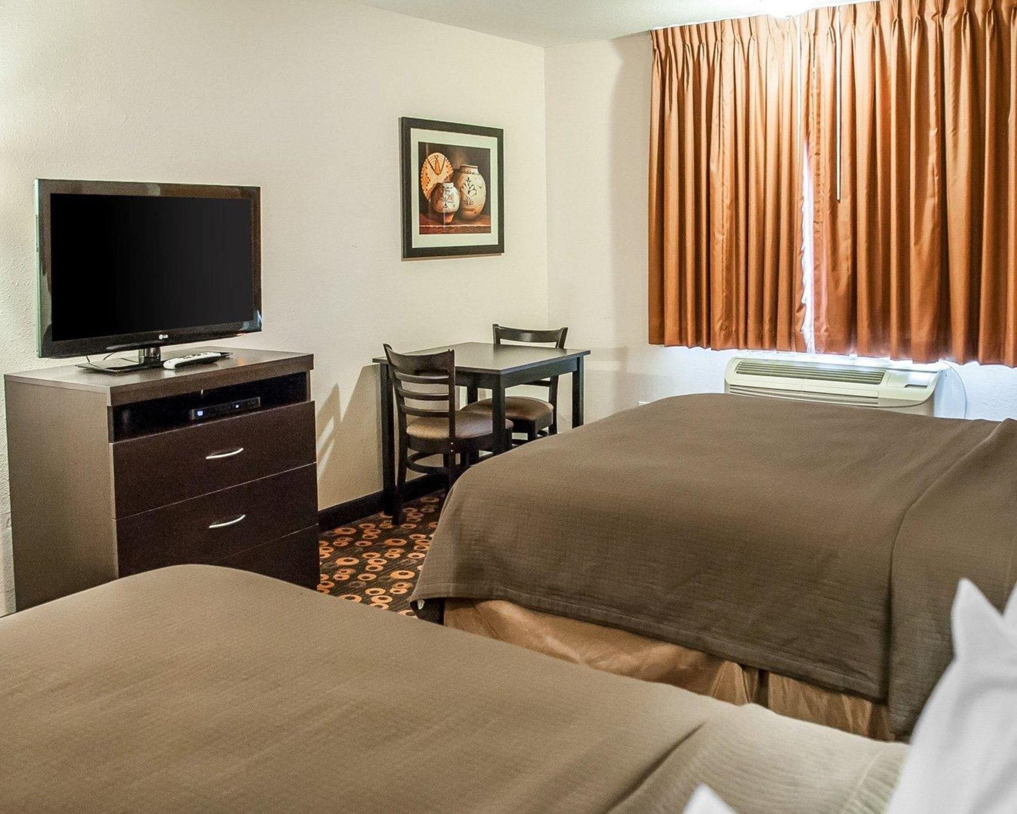 Econo Lodge Inn & Suites Santa Fe Bagian luar foto