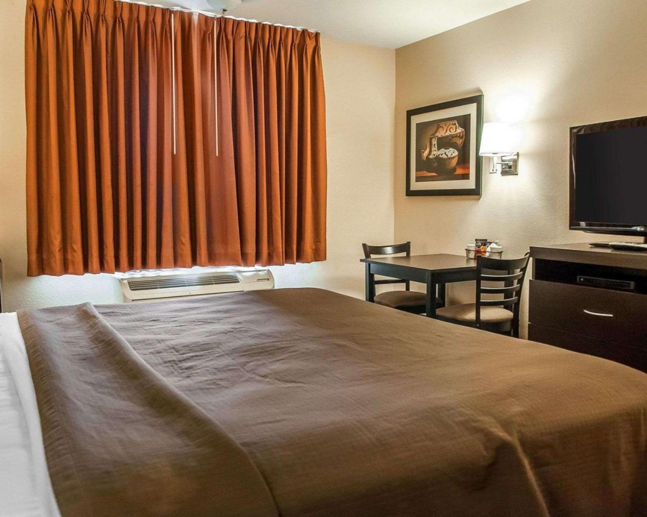 Econo Lodge Inn & Suites Santa Fe Bagian luar foto