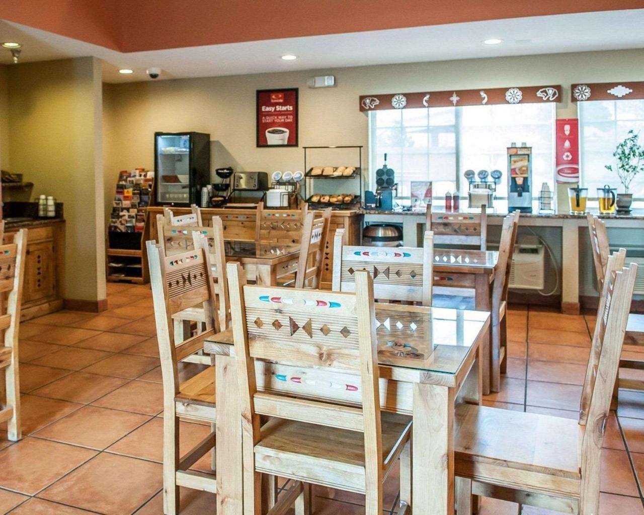 Econo Lodge Inn & Suites Santa Fe Bagian luar foto