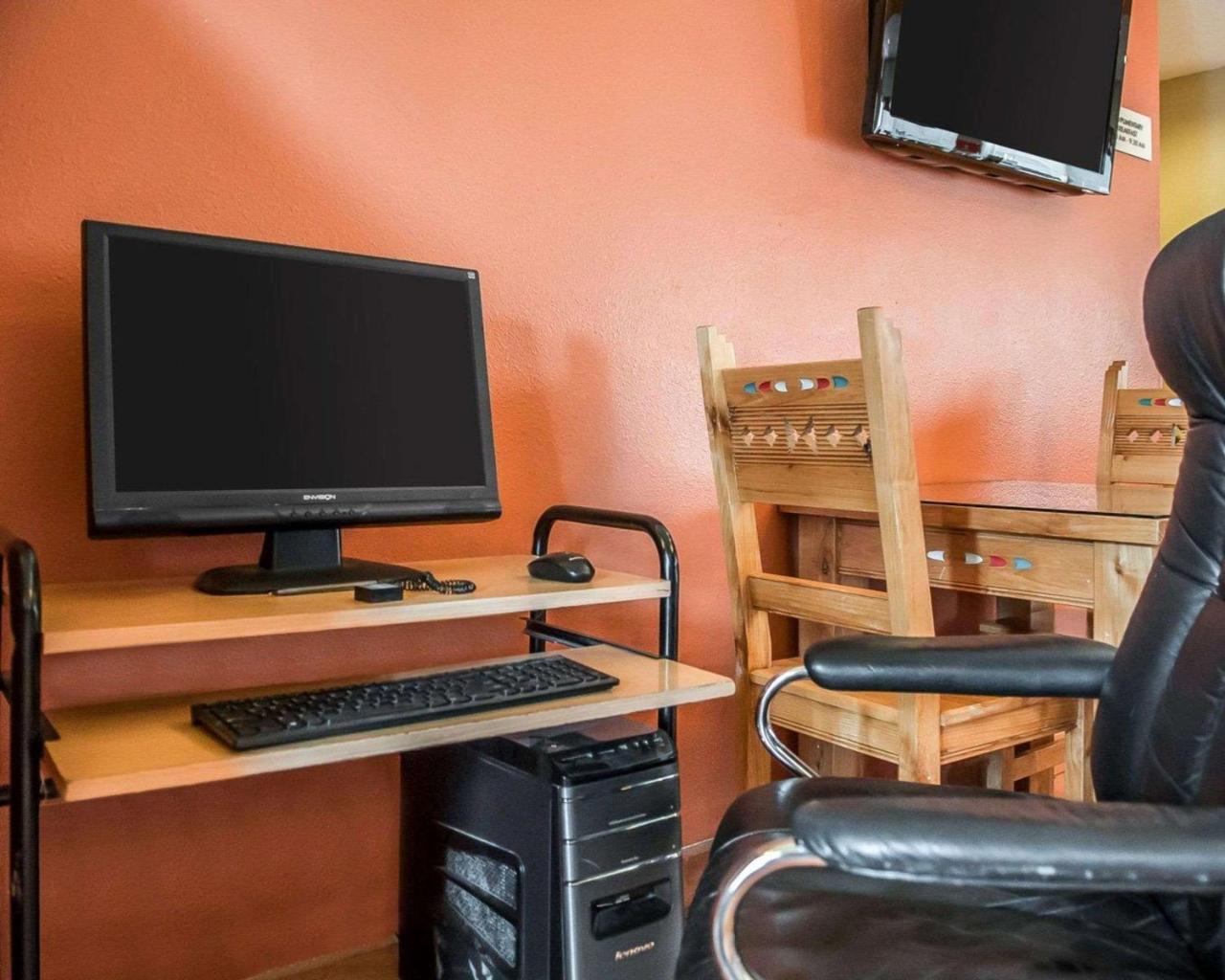 Econo Lodge Inn & Suites Santa Fe Bagian luar foto