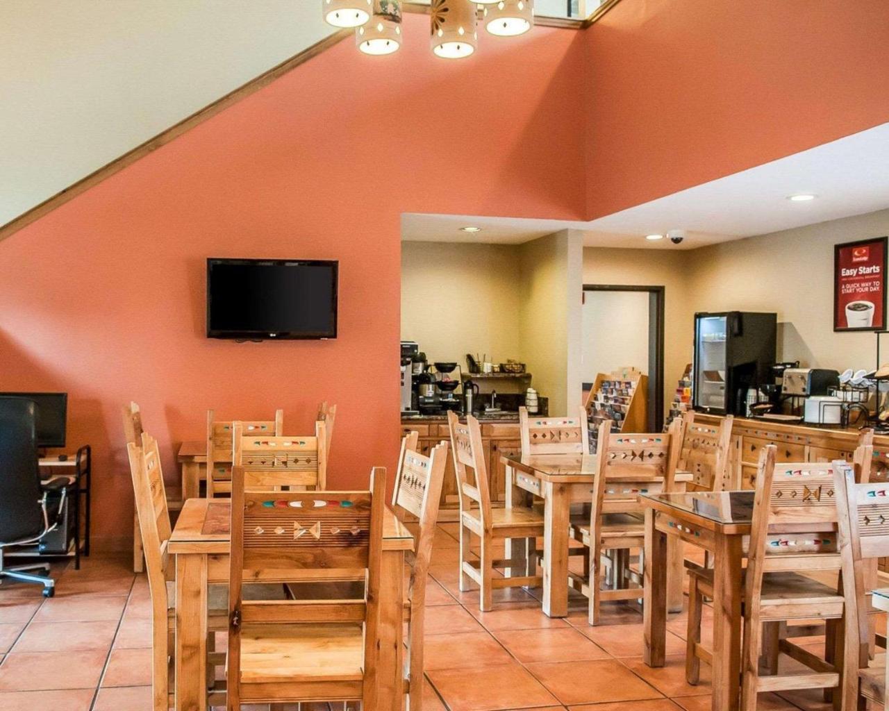 Econo Lodge Inn & Suites Santa Fe Bagian luar foto