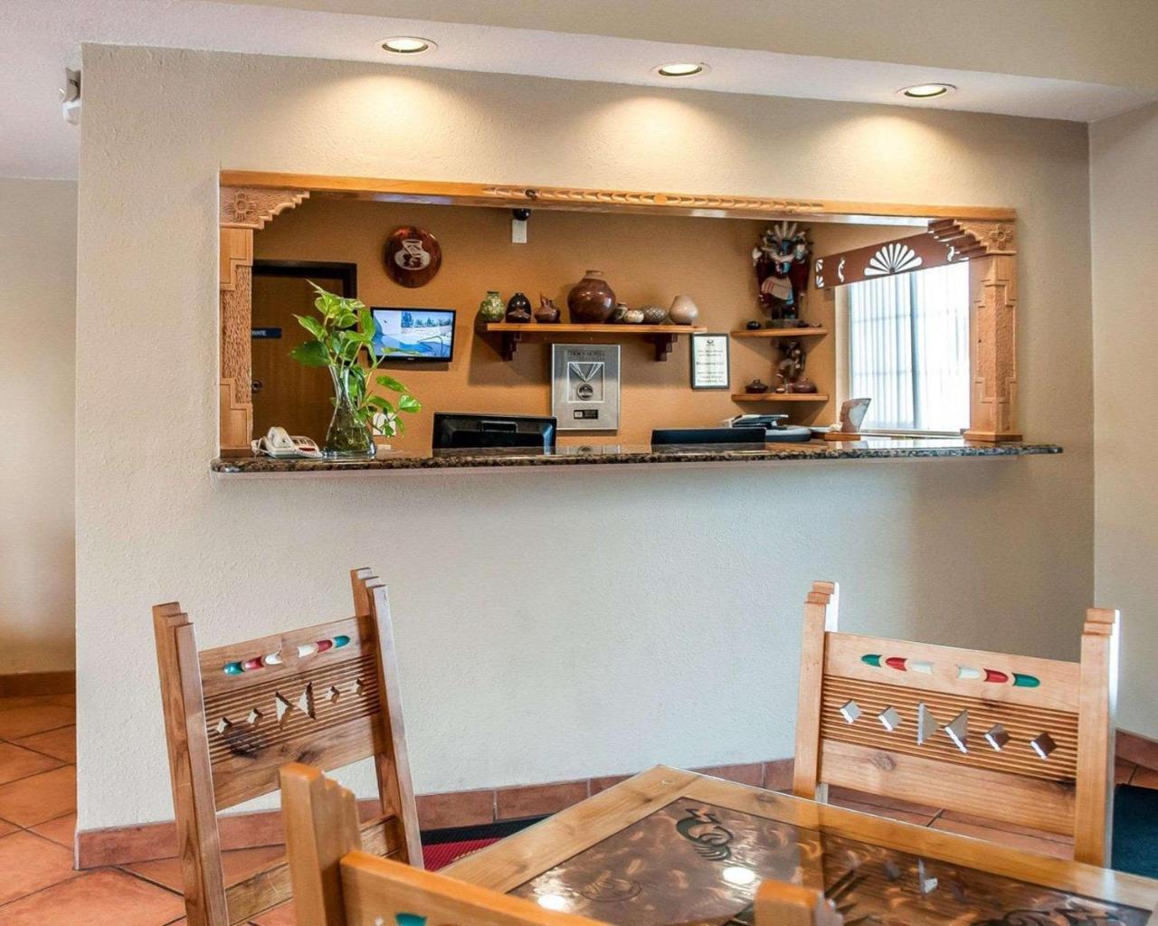 Econo Lodge Inn & Suites Santa Fe Bagian luar foto